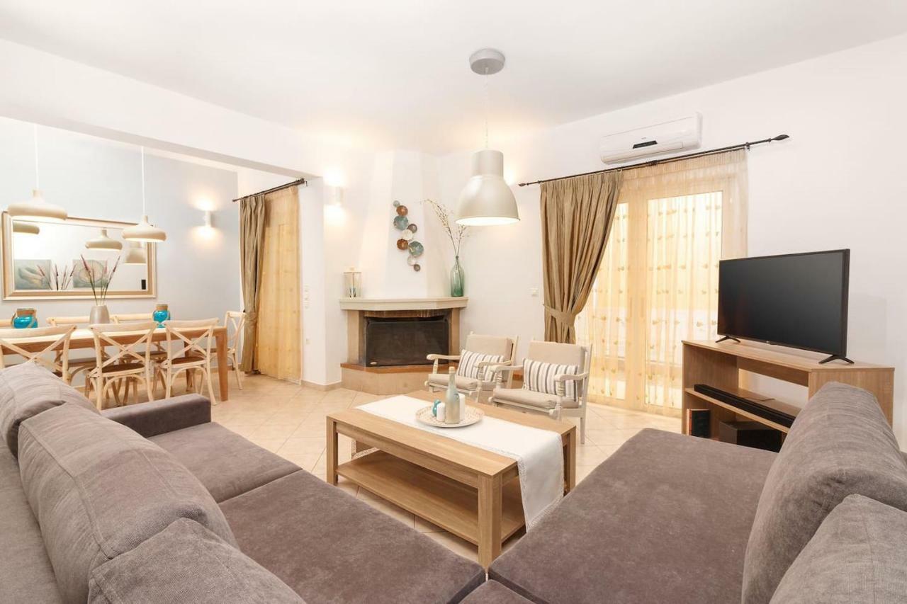 Apartament Charming And Comfy House Agia Marina Zewnętrze zdjęcie