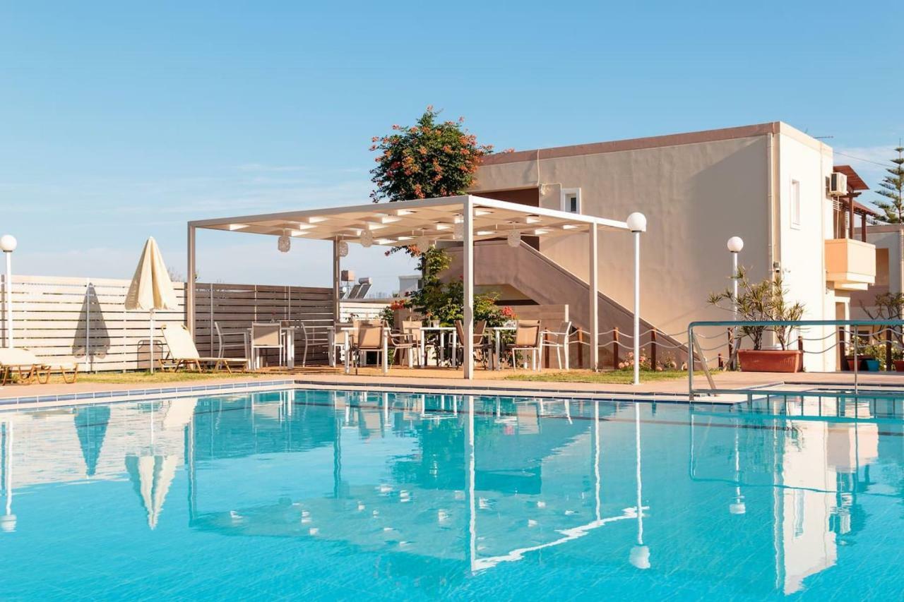 Apartament Charming And Comfy House Agia Marina Zewnętrze zdjęcie