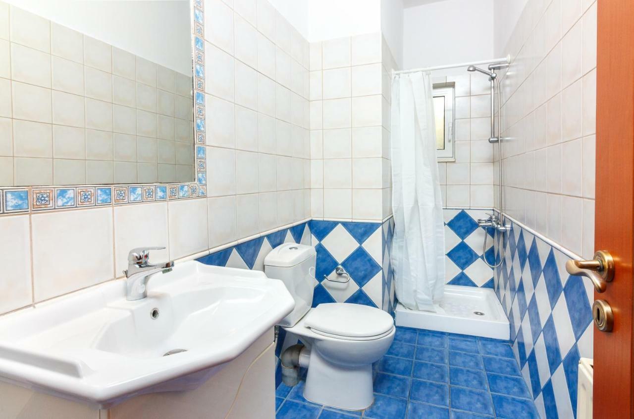 Apartament Charming And Comfy House Agia Marina Zewnętrze zdjęcie