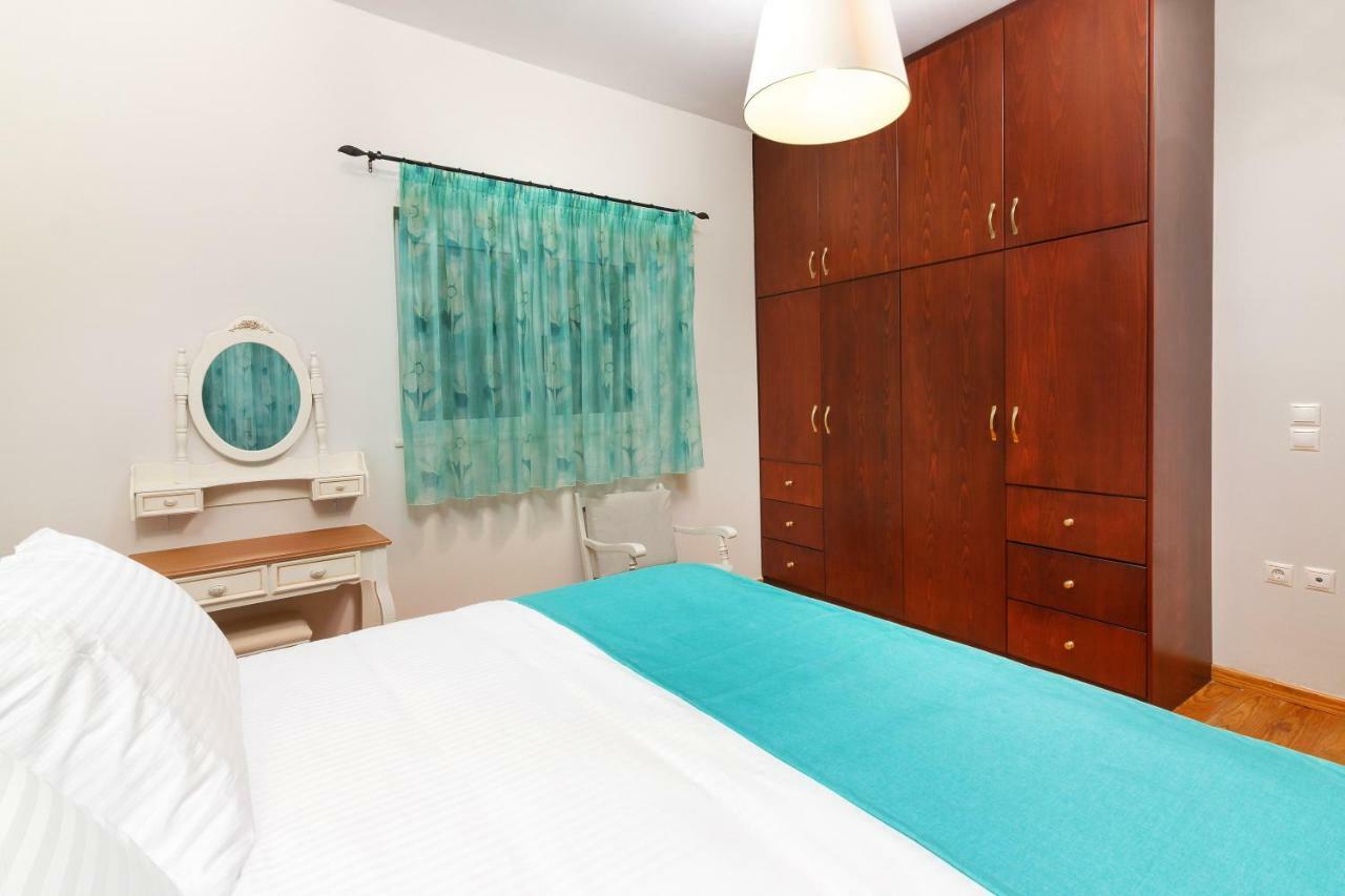 Apartament Charming And Comfy House Agia Marina Zewnętrze zdjęcie