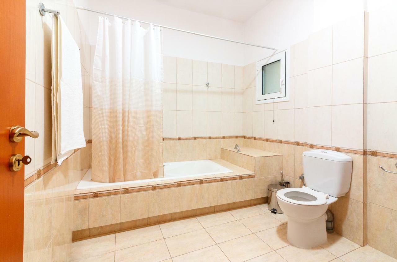 Apartament Charming And Comfy House Agia Marina Zewnętrze zdjęcie