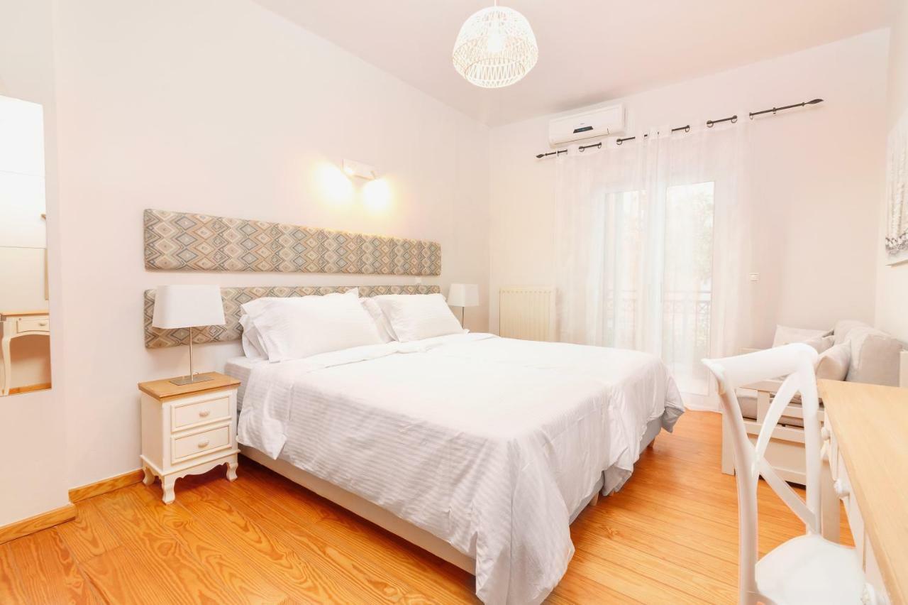 Apartament Charming And Comfy House Agia Marina Zewnętrze zdjęcie