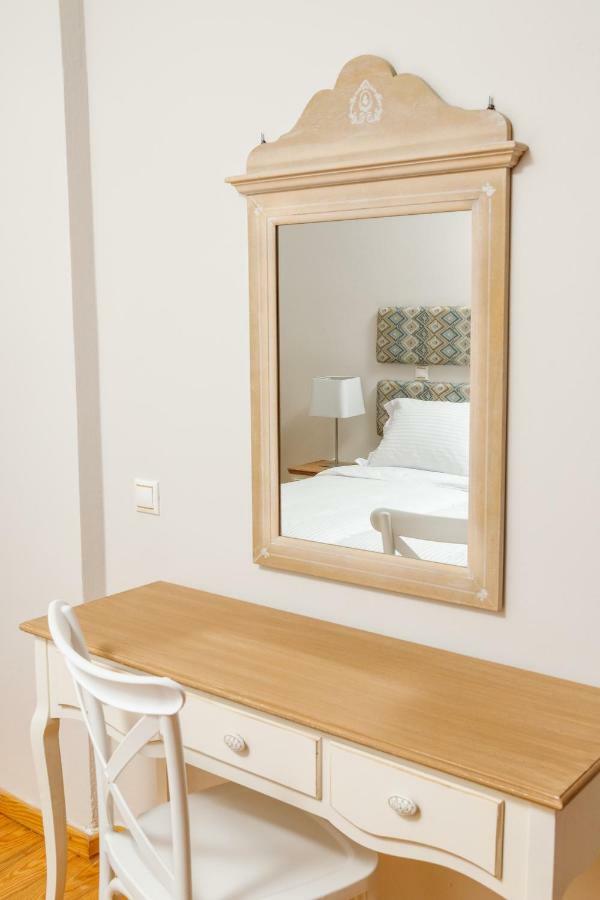 Apartament Charming And Comfy House Agia Marina Zewnętrze zdjęcie